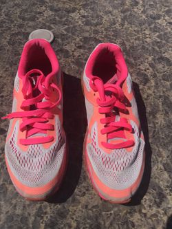 Nike air max’s size 9