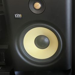 KRK Rokit 8 studio monitor powered speaker