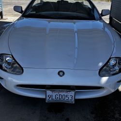 2000 Jaguar  Low  120miles V8 String Engine,runs Very Good 