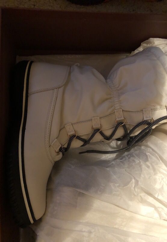 Coach boots size 8 brand new