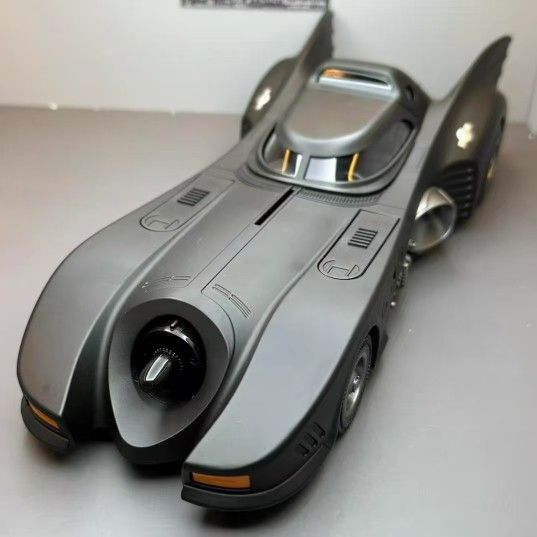 1:18 QiYi Genuine License 1989 Batman II Batmobile Alloy Model Acoustic Glide High-grade Matte Black Collection