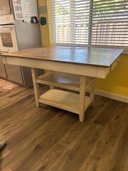 Free Dining table