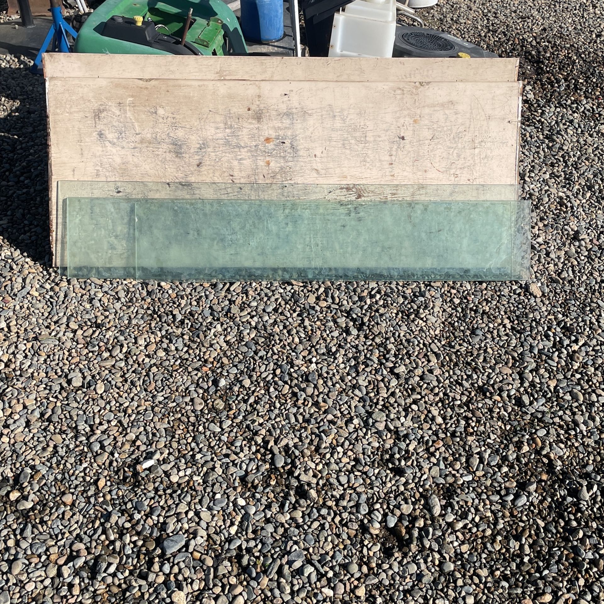 4 Ft Long Glass Shelving