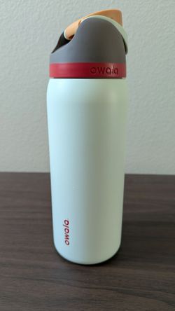 Owala 32 oz Boneyard Water Bottle