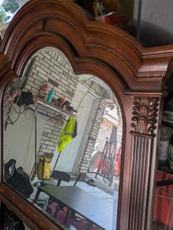 elegant mirror for   dresser $40