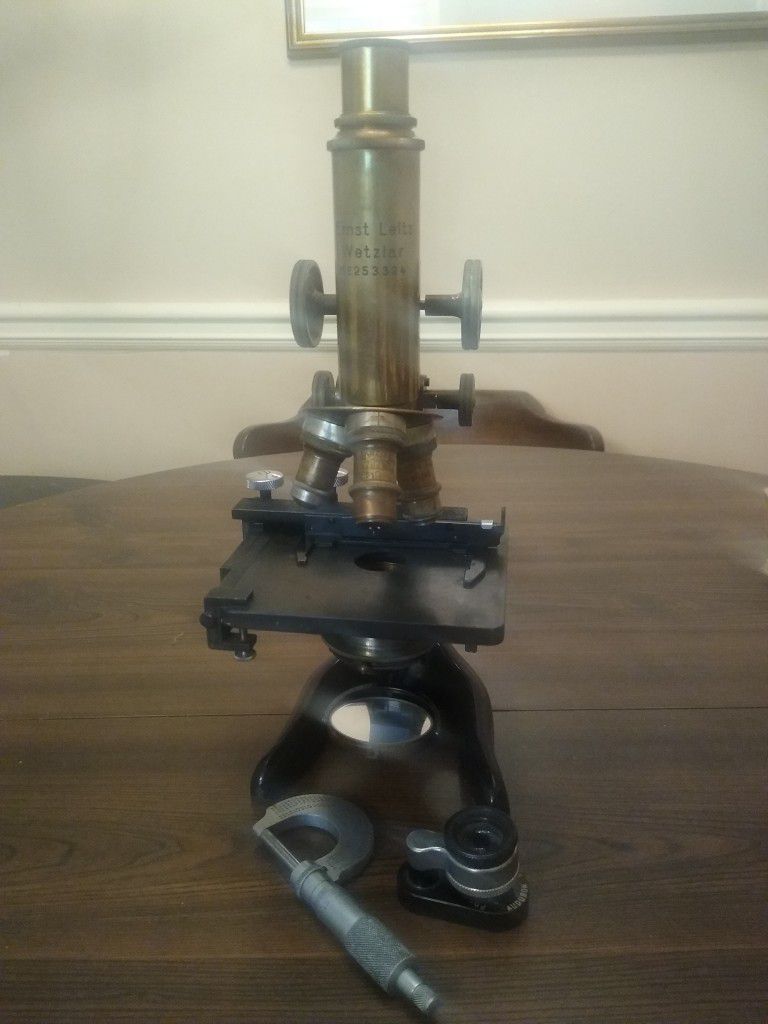 Vintage 1930's Microscope 