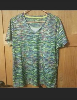 Women's Athletic Top Size Medium