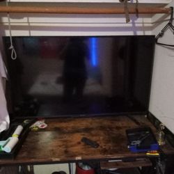 40 Inch Sharp Roku Smart TV 