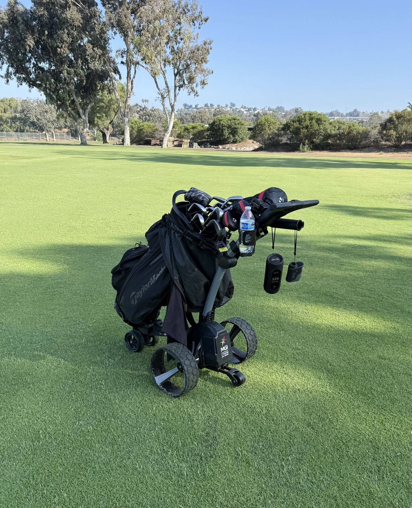 MGI Zip Navigator Lithium Remote Control Golf Push Cart