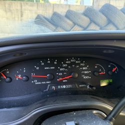 2005 Ford E-350