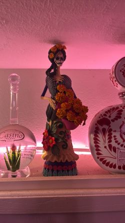 La Catrina Statue with Marigolds – Día de los Muertos Decor