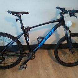  29" Giant Mountain Bike 