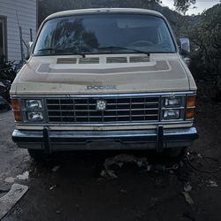 1985 Dodge B250 Custom 