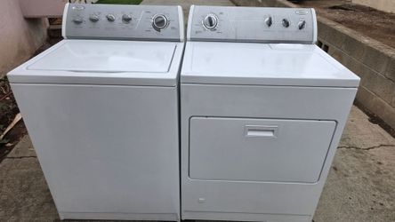 Whirlpool Washer and gas dryer set
