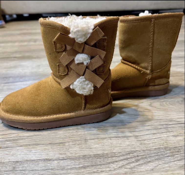 Kookaburra By UGG Toddler Size 9 Boots