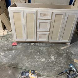 Cabintes Kitchen 