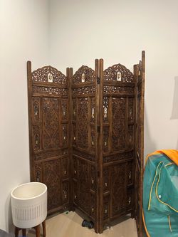 Room divider