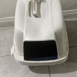 Cat litter box