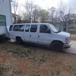 2012 Ford E350 Super Duty