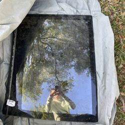 79 Camaro Right T Top Glass 