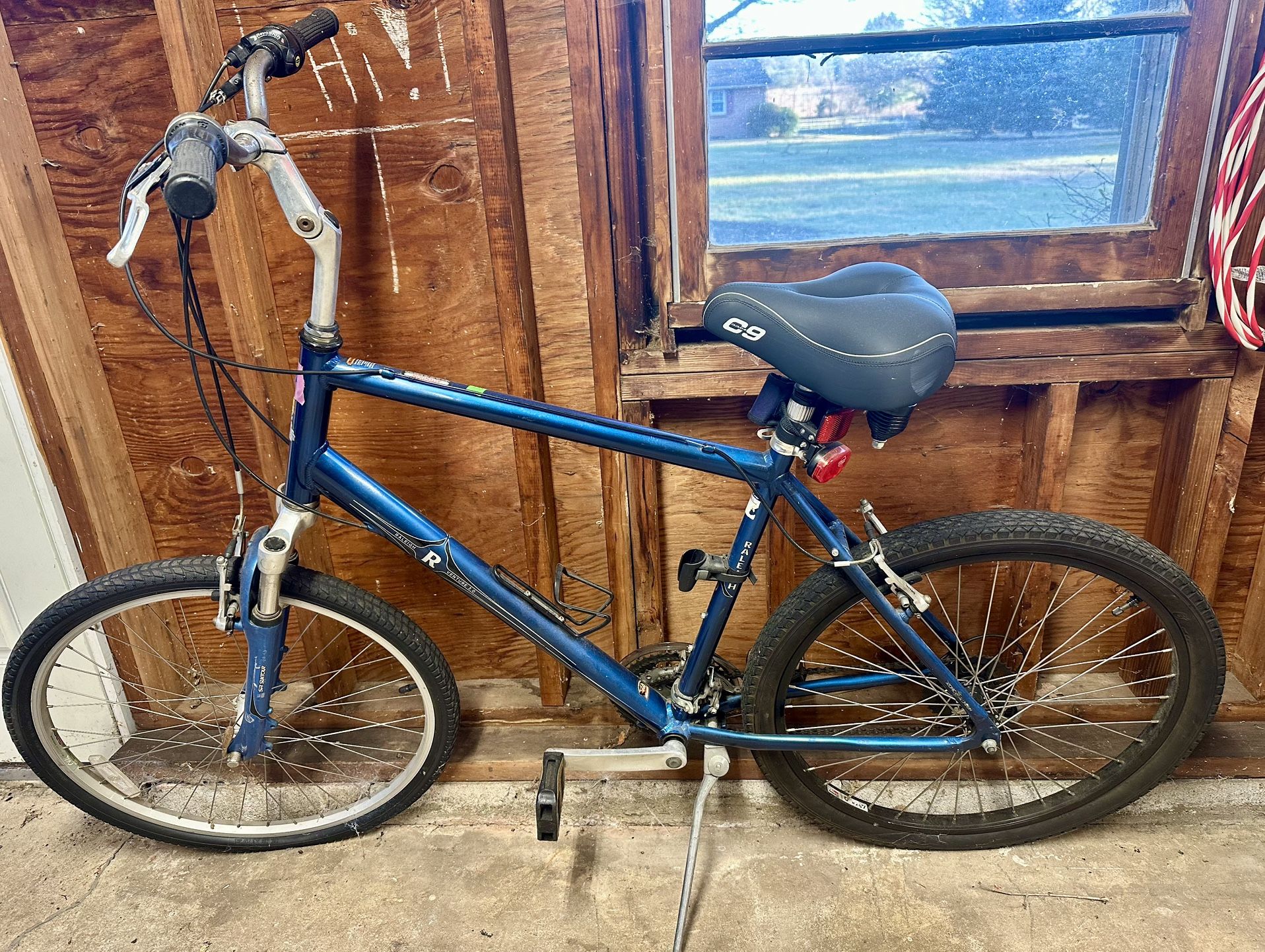 Raleigh 26” Hybrid Bike Bicycle Blue