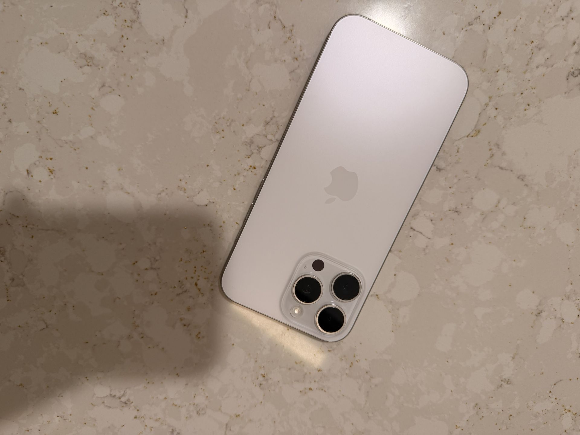 AT&T Locked Phone Apple 16 pro max 256gb white