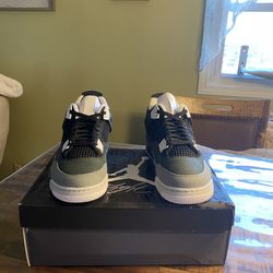 AIR JORDAN 4 FEAR SIZE 10.5