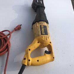 SAW Saw.  DEWALT 