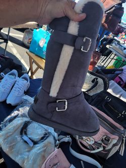 BOOTS/MUCKS GRAY & WHITE SIZE 6 NEW