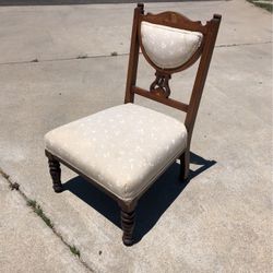 Little Girl’s Vintage Chair 