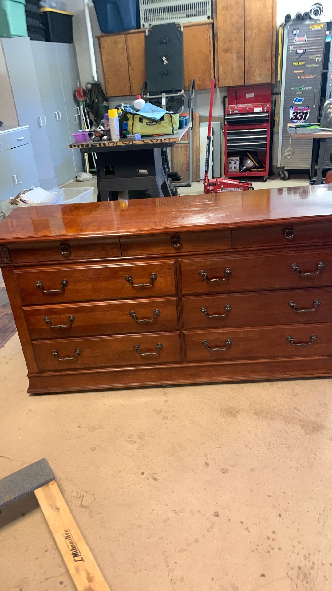 9 Drawers Dresser