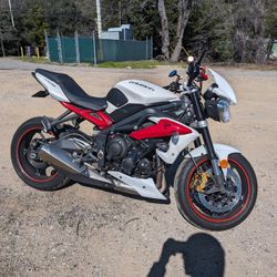 2014 Triumph Street Triple R 675