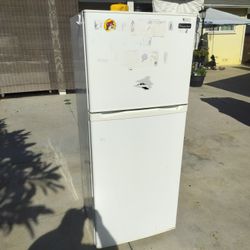 Refrigerator With Freezer 