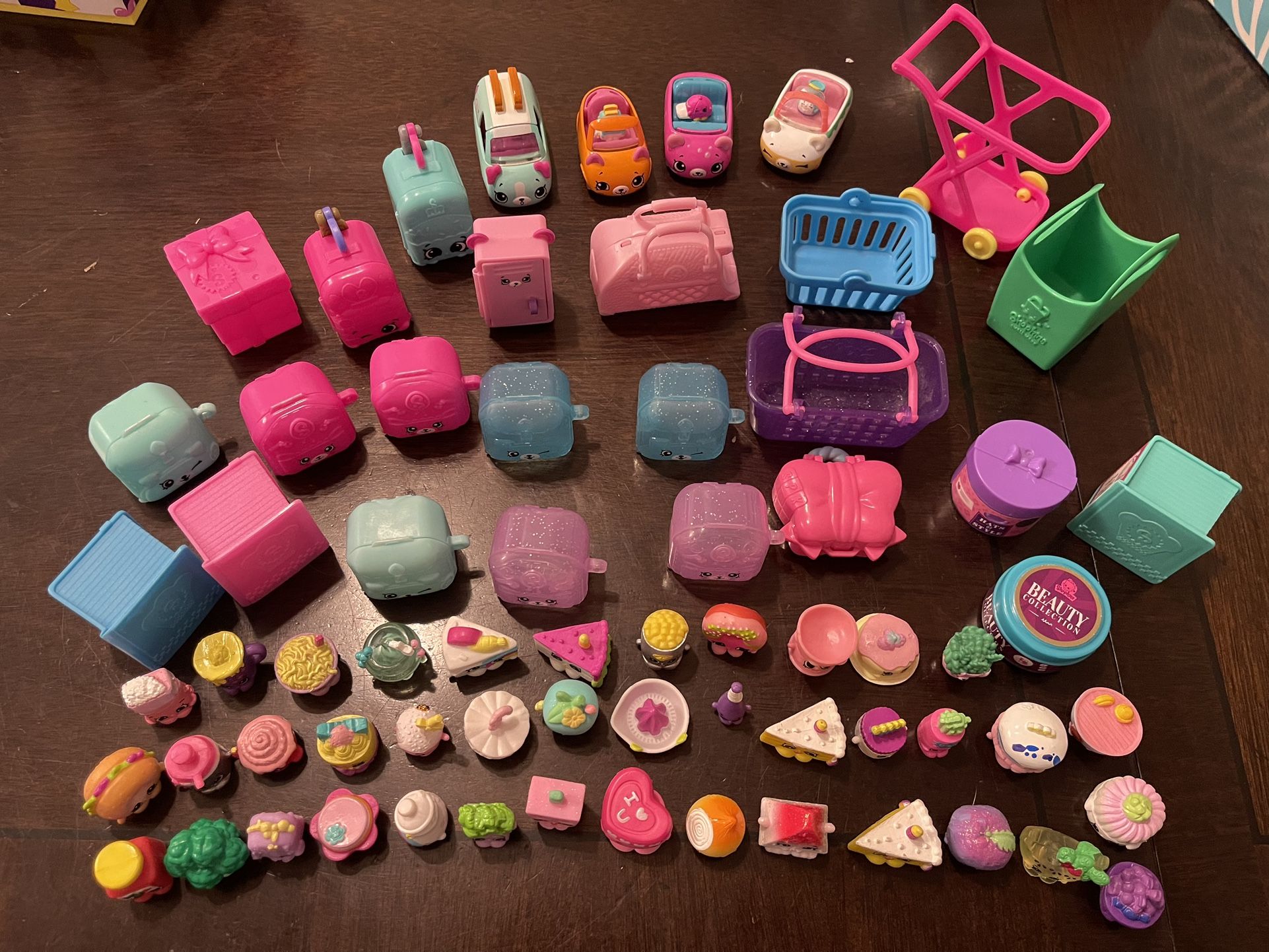 Shopkins Plus Carrying Cases