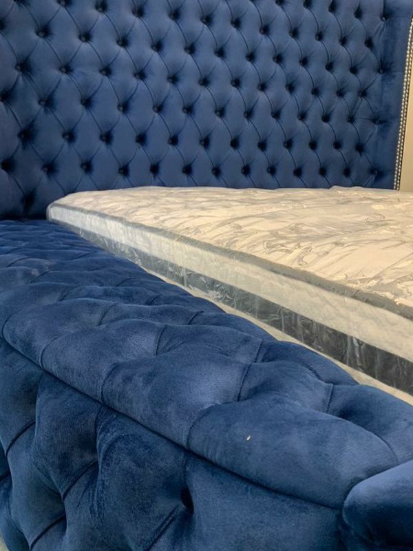 ✴️Glamour Velvet Navy Queen Storage Platform Bed