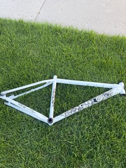 Throne x White chad frame trade. trades primary