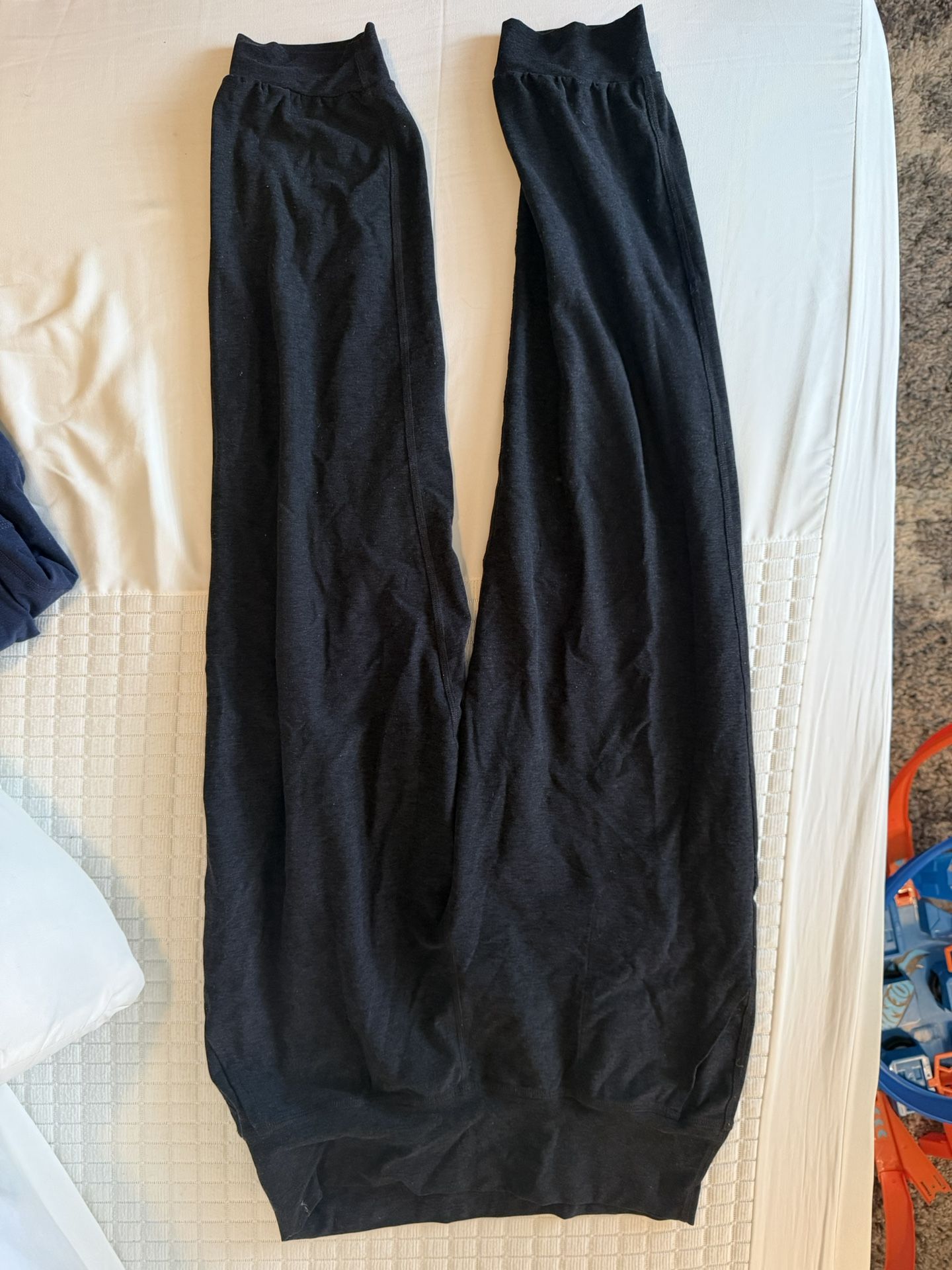 Beyond Yoga Black Jogger Size L