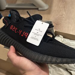 Yeezy 350 V2 Breds Size 8.5