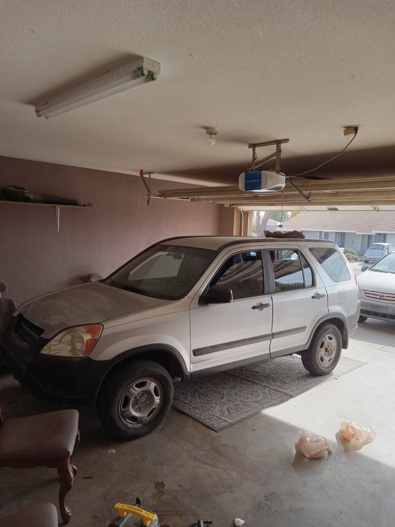 03 Honda CRV.
