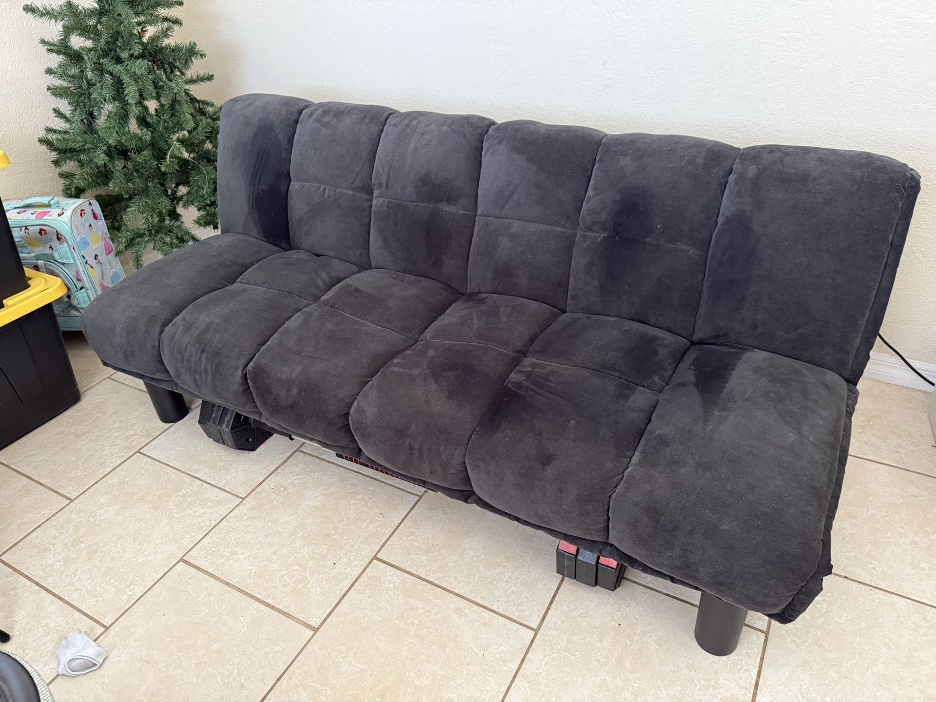 Black Futon