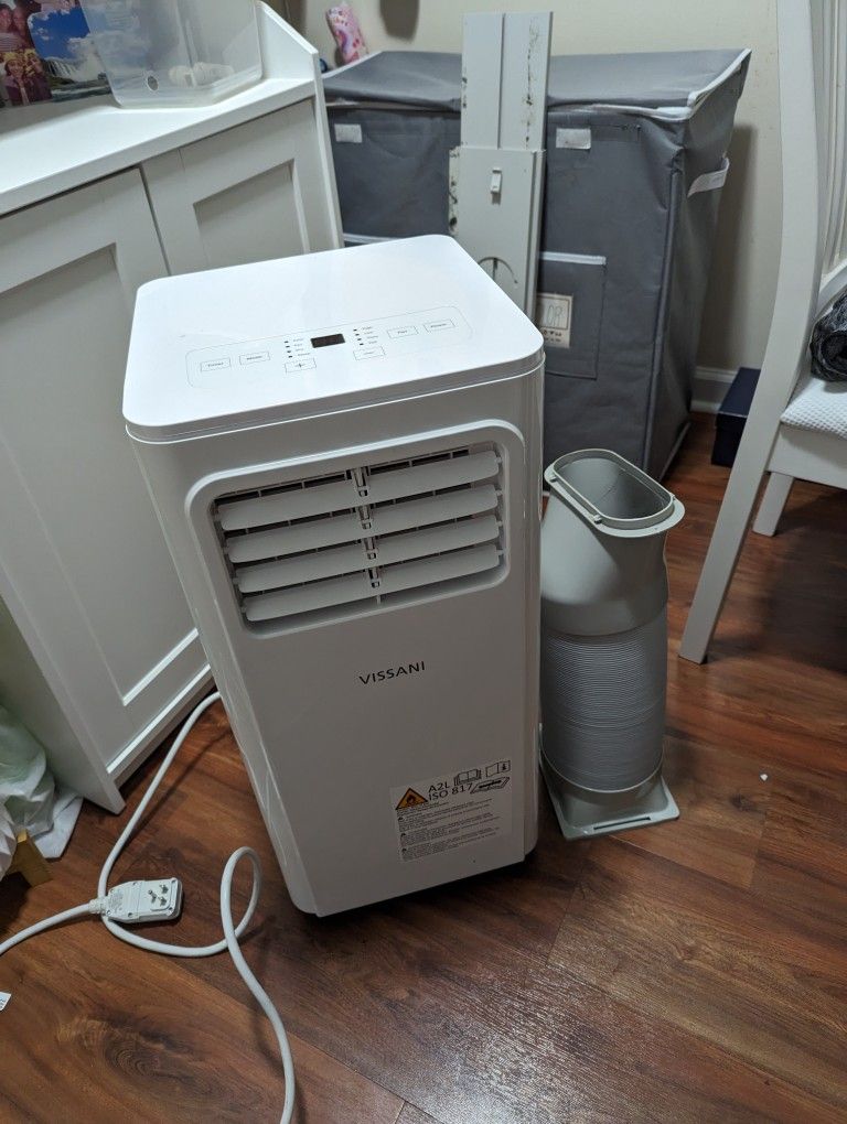 Portable Air Conditioner Unit Vissani AC 8000 BTU for Sale in New York