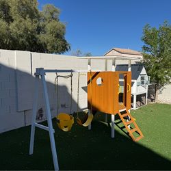 Free if picked up tonight, Kids play area/swing set