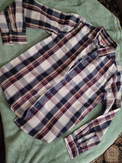 Wrangler plaid button up shirt