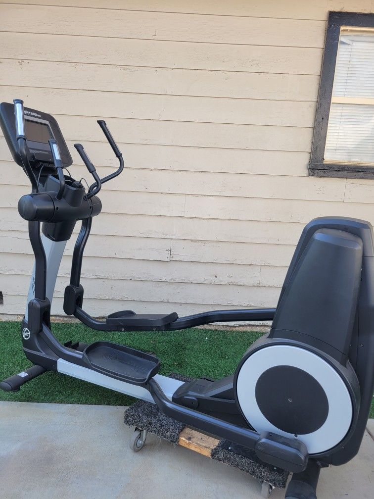 ELLIPTICAL CROSSTRAINER LIFEFITNESS 