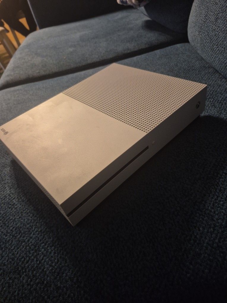 Xbox One S