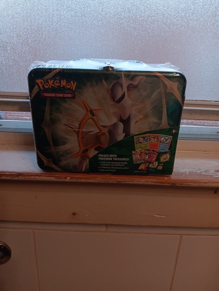 Pokemon 2022 Lunchbox Collectors Tin