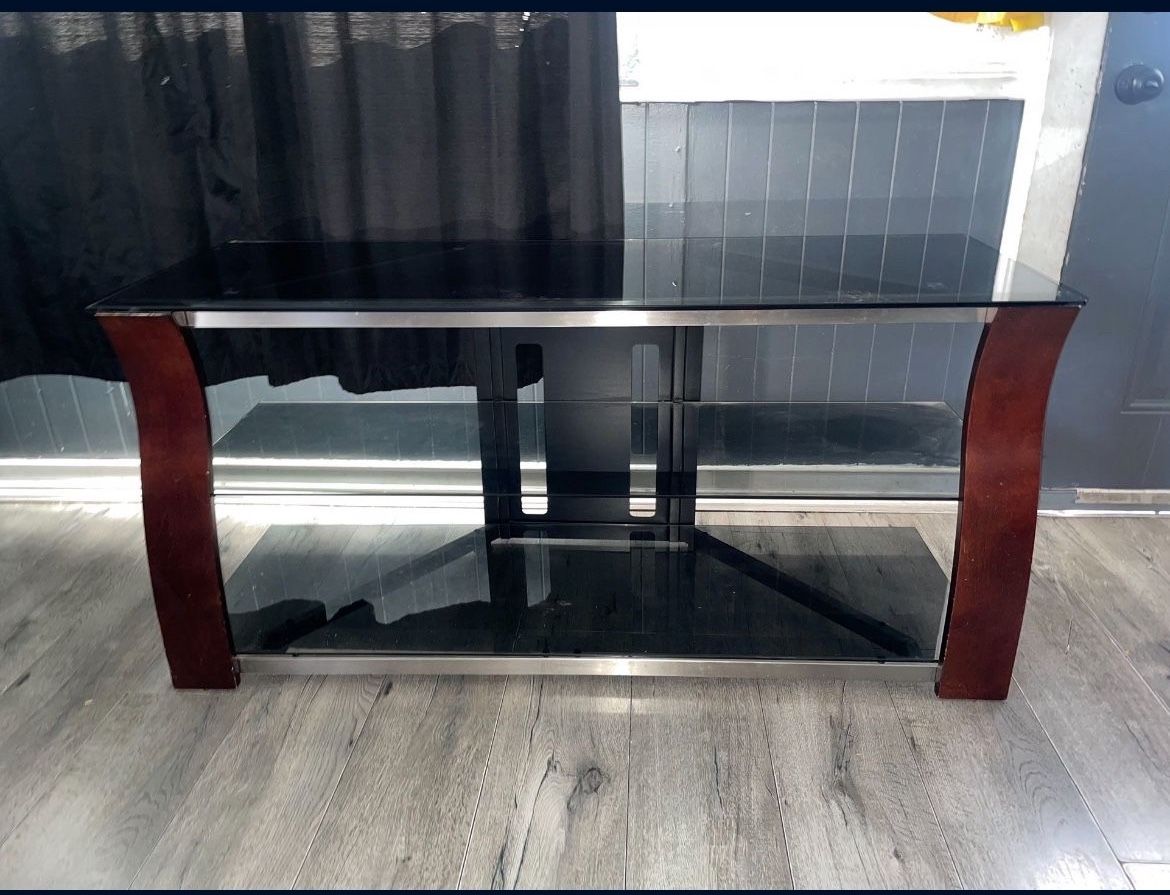 Tv Stand. PENDING