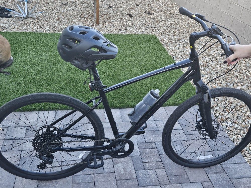 Giant Cypress Bike