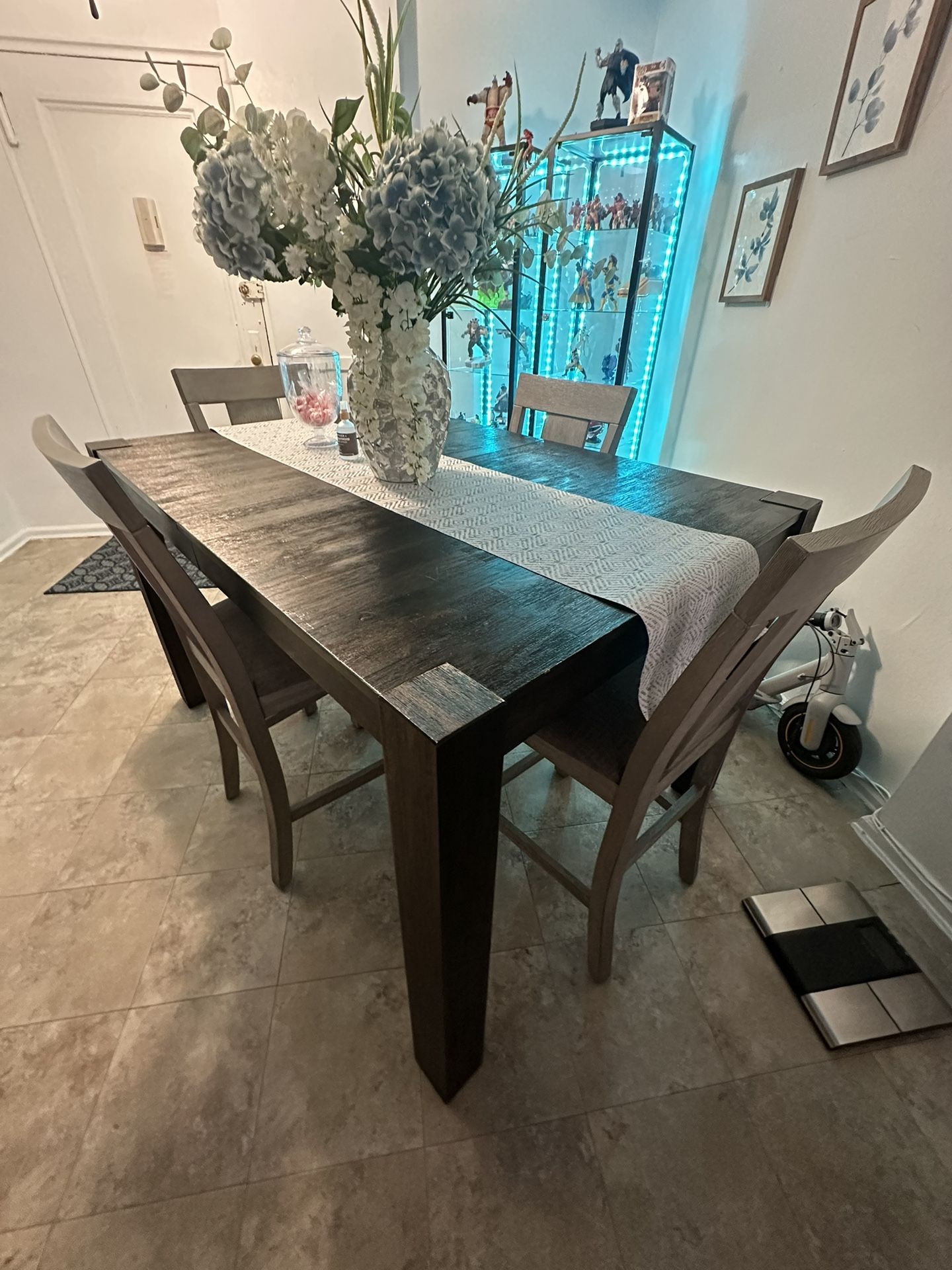 Dining Table With 4 Chairs 