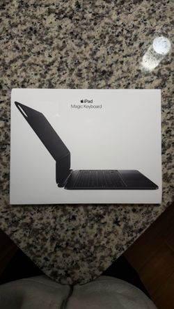 Apple iPad Magic Keyboard with Apple Pencil